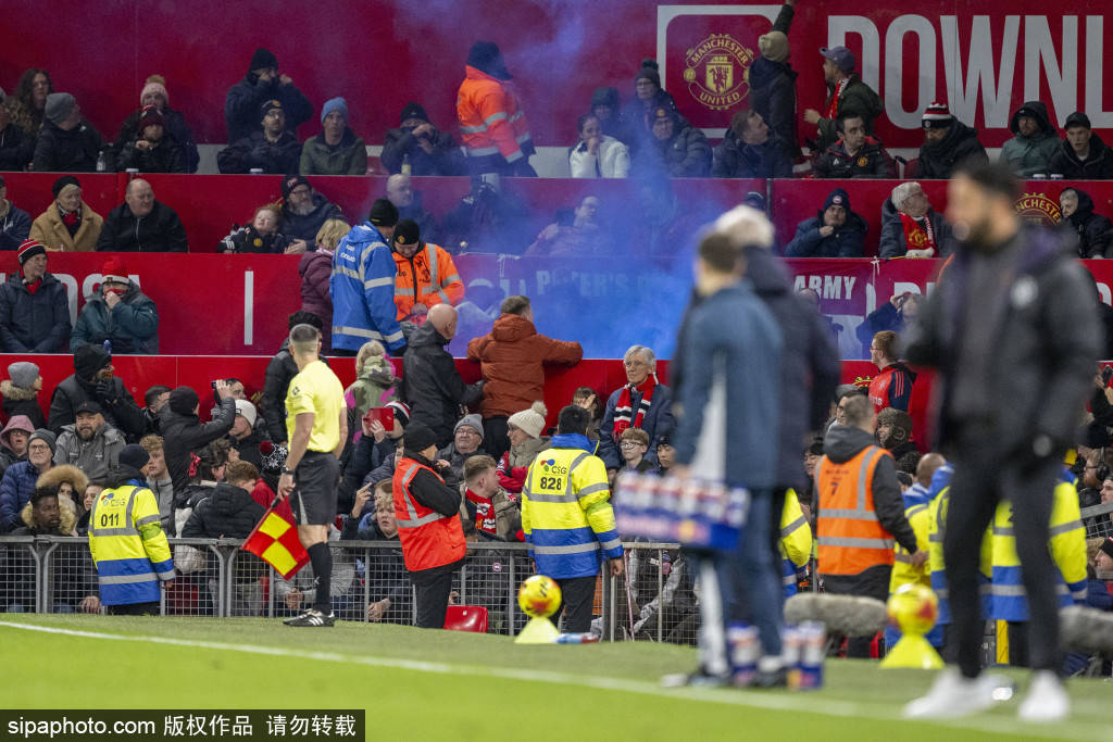 曼联年轻中后卫艾登-海文：潜力无限的后防新星